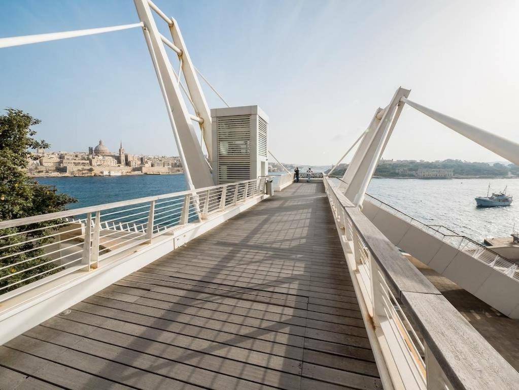 Spectacular Apartment Valletta And Harbour Views 斯利马 外观 照片